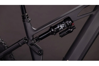 STEREO HYBRID ONE77 HPC SLX 800 blackline 2026